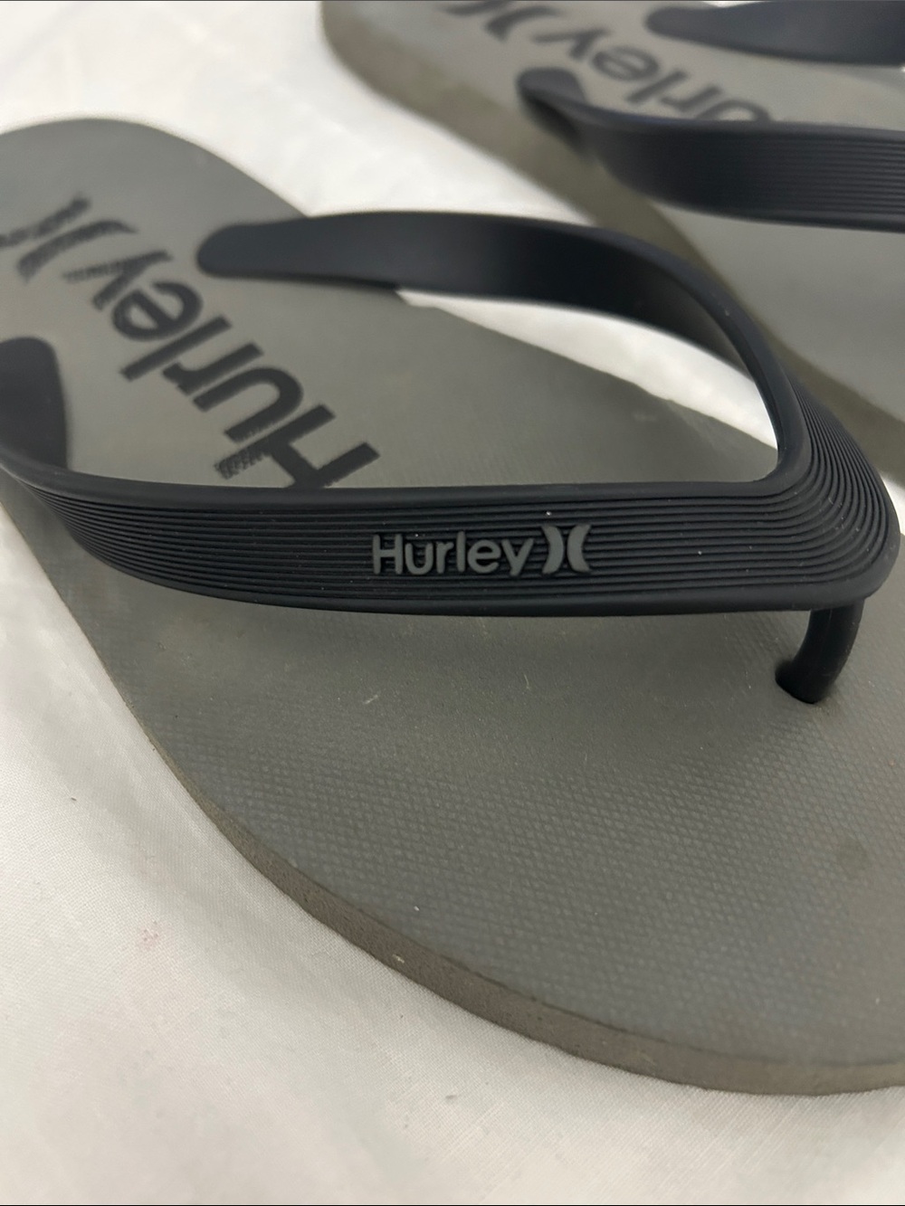 Hurley Olive Gray Flip Flops with Black Straps